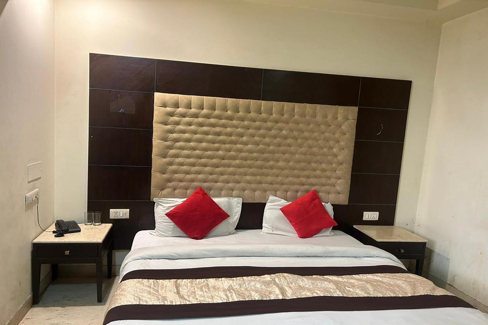 The Metropolis Guest House Near Rk Ashram Metro Station نيودلهي المظهر الخارجي الصورة
