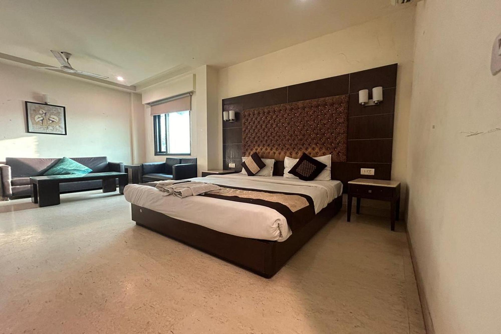 The Metropolis Guest House Near Rk Ashram Metro Station نيودلهي المظهر الخارجي الصورة