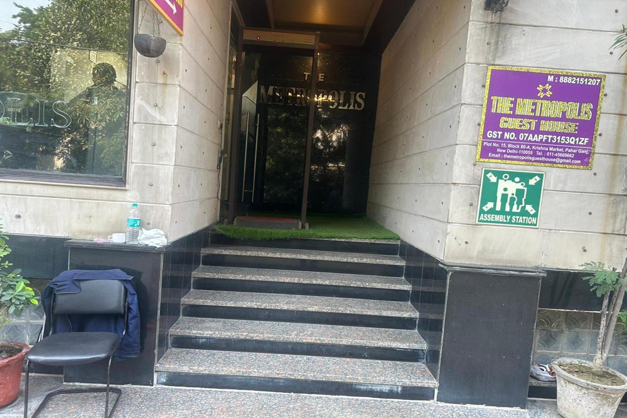 The Metropolis Guest House Near Rk Ashram Metro Station نيودلهي المظهر الخارجي الصورة