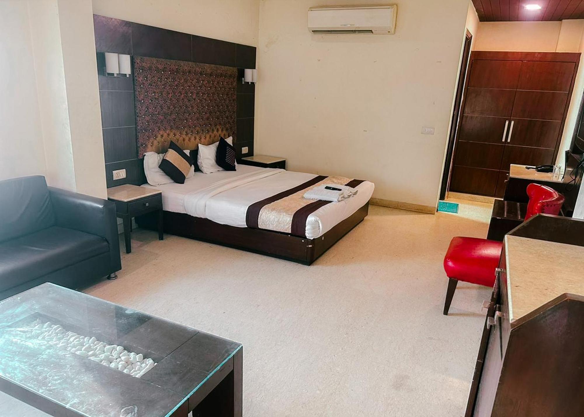 The Metropolis Guest House Near Rk Ashram Metro Station نيودلهي المظهر الخارجي الصورة